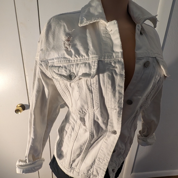 White denim jacket with a distressed look Size XS - Picture 2 of 6